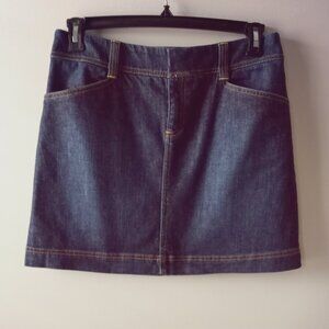 'Lilly Pulitzer' Dark wash Denim Skirt Size 8 NWOT *Flawless